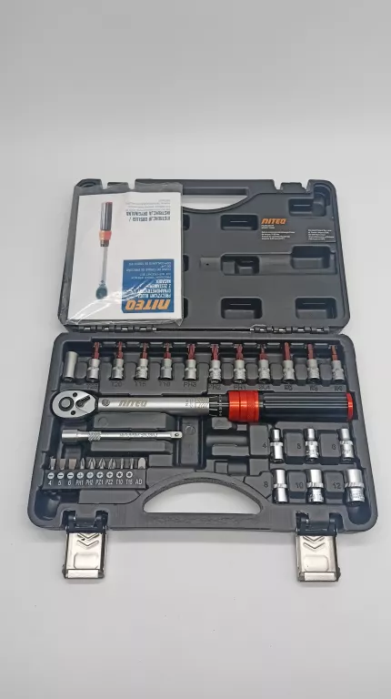 NITEO PRECYZYJNY KLUCZ DYNAMOMETRYCZNY 1/4" Z ZESTAWEM NASADEK WALIZKA