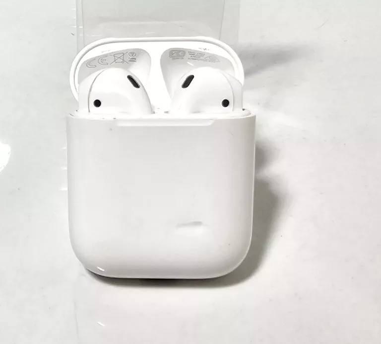 SŁUCHAWKI AIRPODS A2031