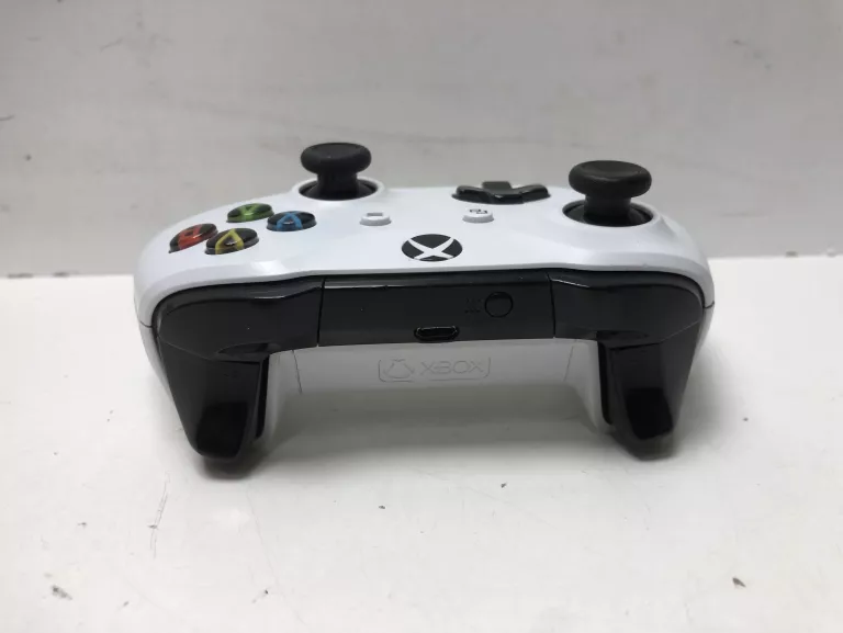 PAD XBOX ONE 1708 BIALY