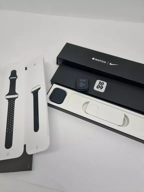 APPLE WATCH NIKE SERIES 7 45MM GPS + CELLULAR 99%