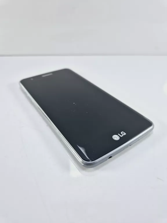 TELEFON  LG M200