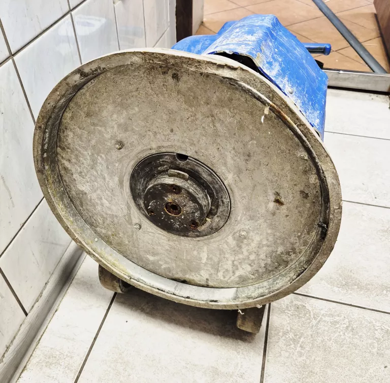 PROFESIONALNA MYJKA DO PODŁÓG ECOLAB BLUE DISC 180 DO NAPRAWY