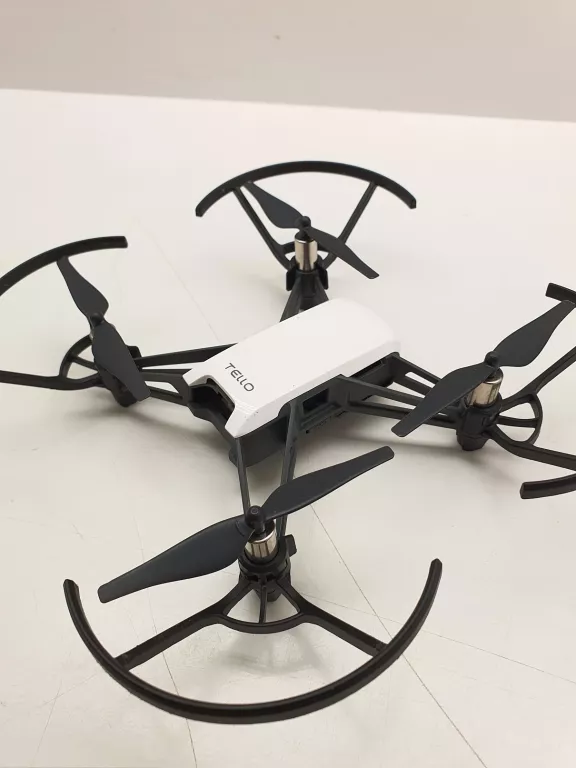 DRON DJI TELLO RYZE INTEL 13 MINUT LOTU 5MPIX 720P ZASIĘG 100M 80G 1100 MA