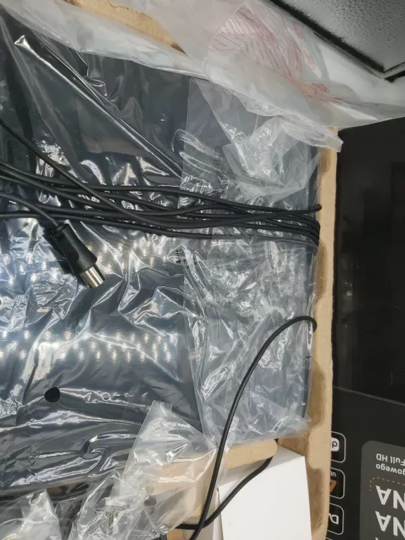 ANTENA WEWNĘTRZNA REINSTON ULTRA PŁASKA DVB-T2 EAN004 KOMPLET