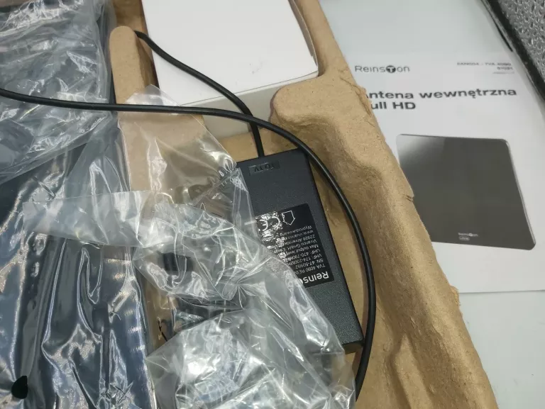 ANTENA WEWNĘTRZNA REINSTON ULTRA PŁASKA DVB-T2 EAN004 KOMPLET