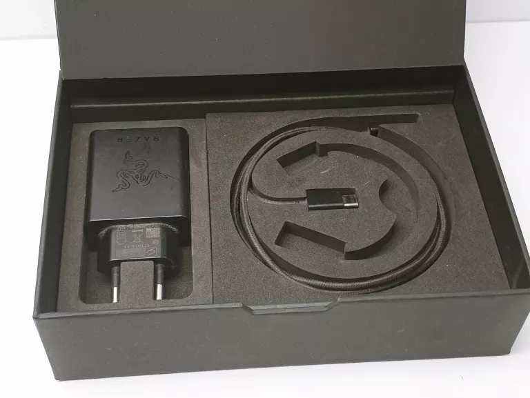 TELEFON RAZER PHONE 2 8/64GB KOMPLET