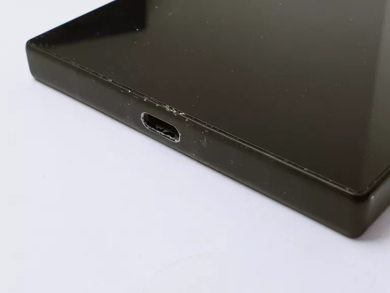 TELEFON RAZER PHONE 2 8/64GB KOMPLET