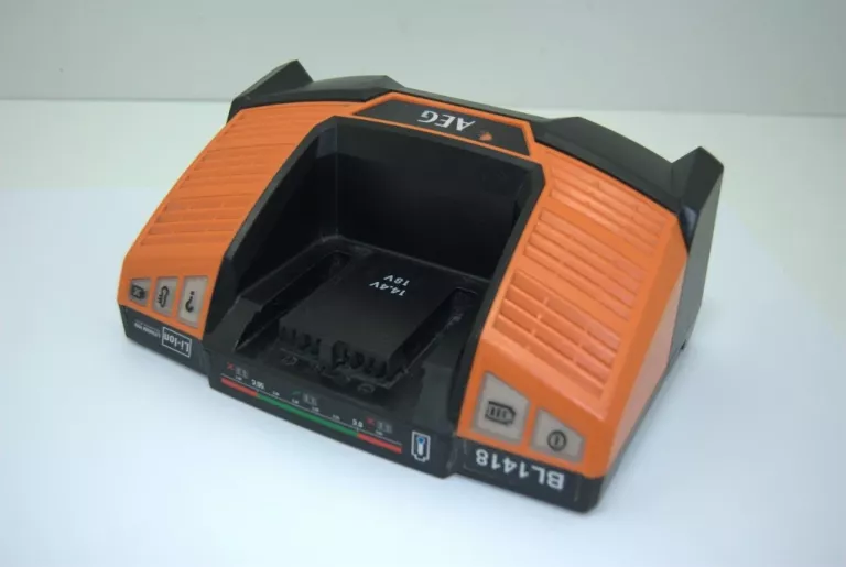 MŁOTOWIERTARKA AEG BBH 18