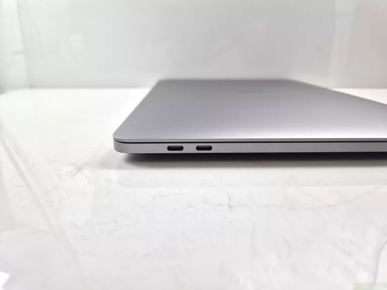 LAPTOP MACBOOK PRO 13 M1 (2020) 13,3 " APPLE M 16 GB / 512 GB