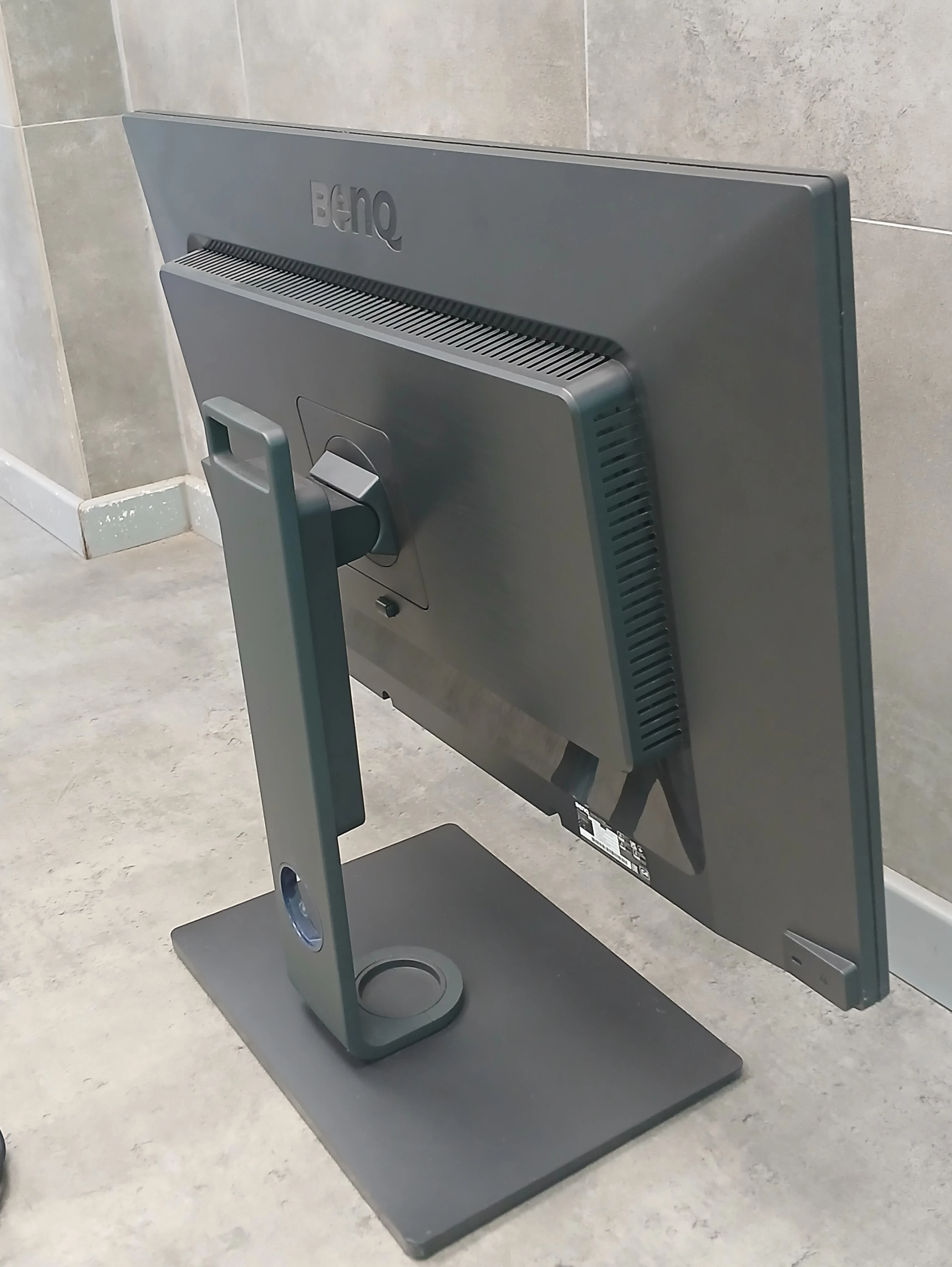 monitor-benq-32-pd3200u-stan-uzywany