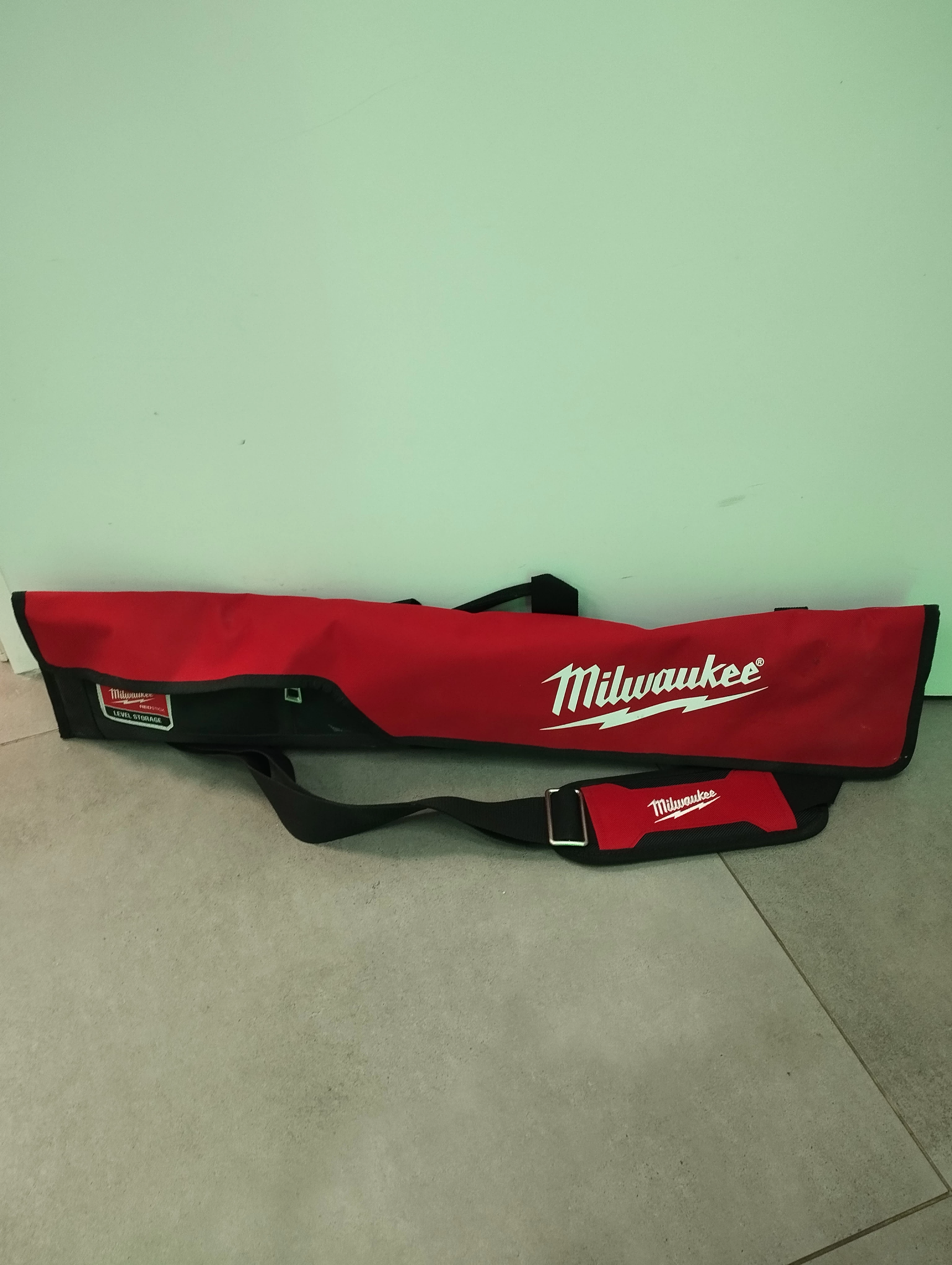 elektroniczna-poziomica-milwaukee-60-cm-super-okazja-liczba-libelek-nie-dotyczy