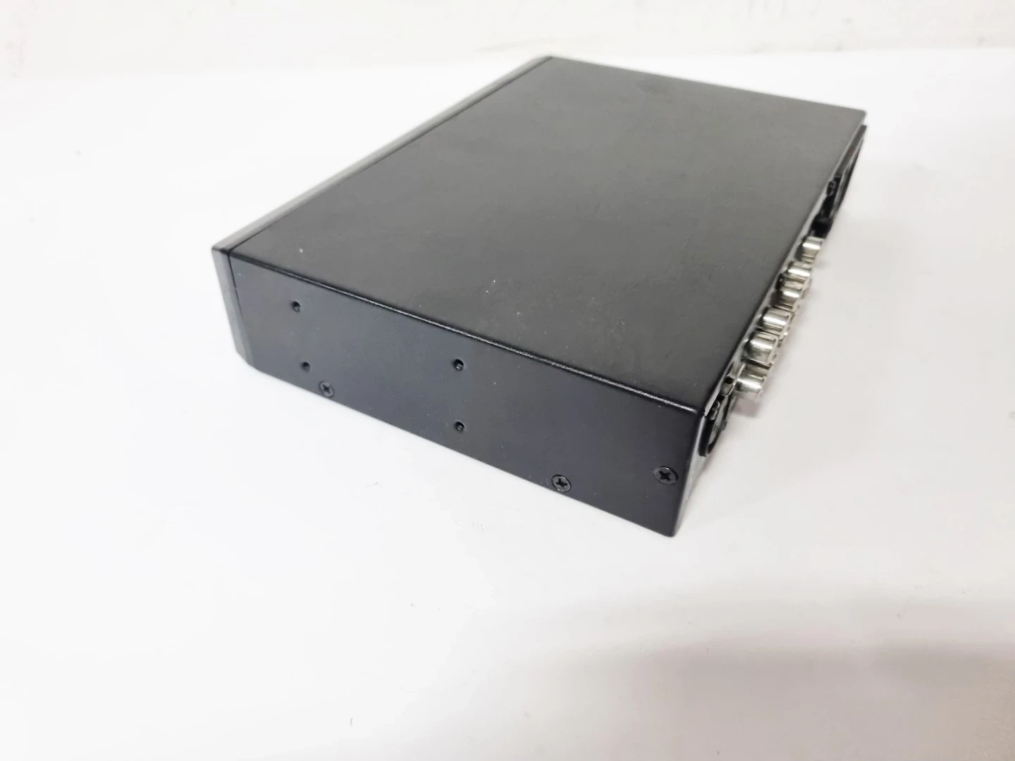 wzmacniacz-cyfrowy-vision-av-1600-model-cyfrowy-wzmacniacz-mocy-dzwieku