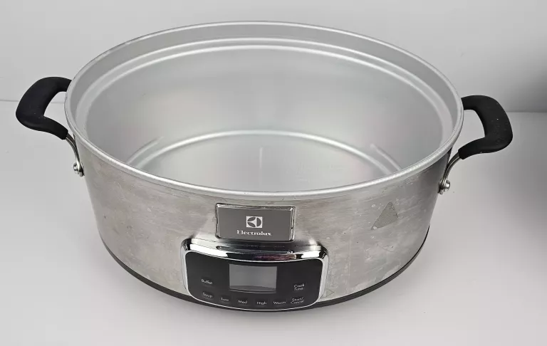 wolnowar-electrolux-esc7400-66-l-srebrny-235-w-moc-23500