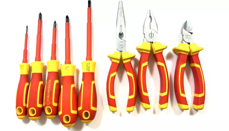 zestaw-kombinerek-magnussonskrzynka-al-pr-kaczynskiego-pawilon-nr-2-bydgoszcz