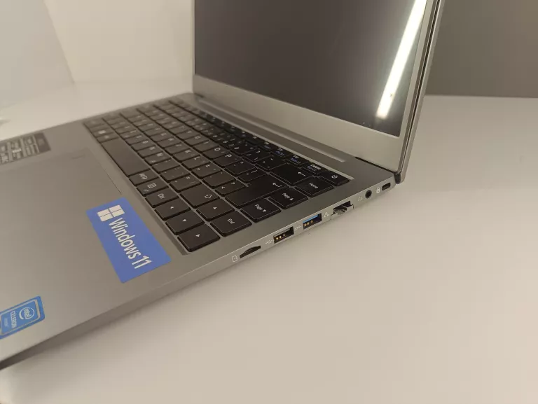 laptop-peaq-classic-c151v-stan-11323-2