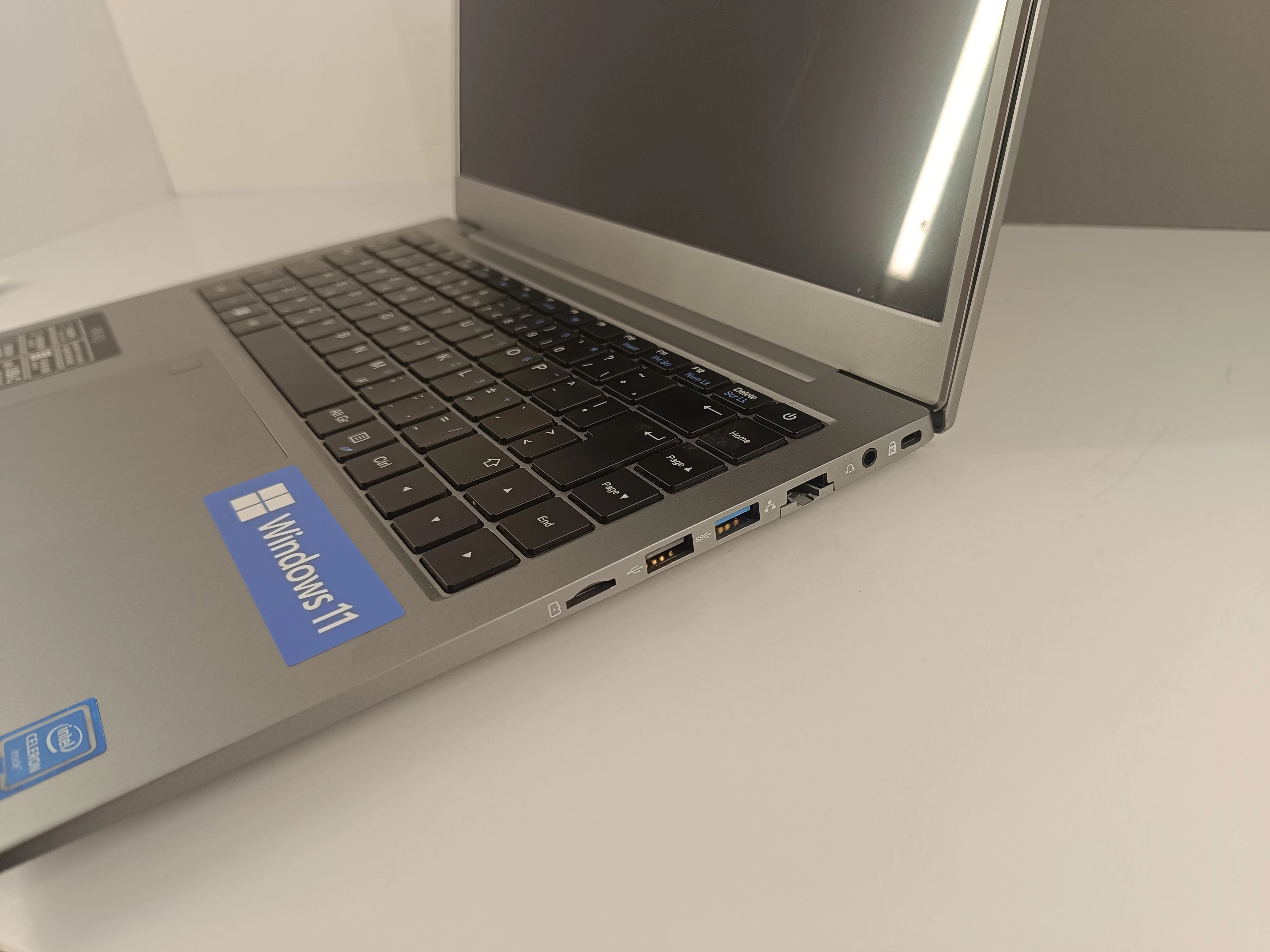 laptop-peaq-classic-c151v-stan-11323-2