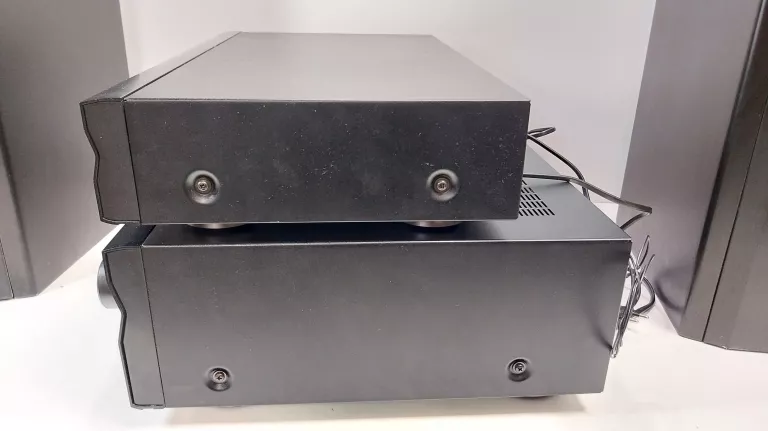 kino-domowe-yamaha-amplituner-2-glosniki-komunikacja-airplay