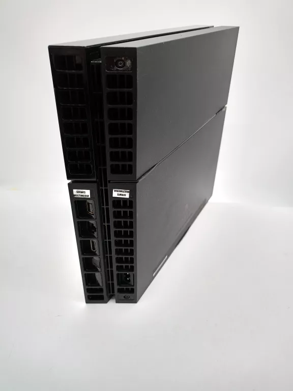 KONSOLA PS4 CUH-1116A +DWA PADY +OKABLOWANIE +STACJA ŁADUJĄCA GŁOŚNA!!!