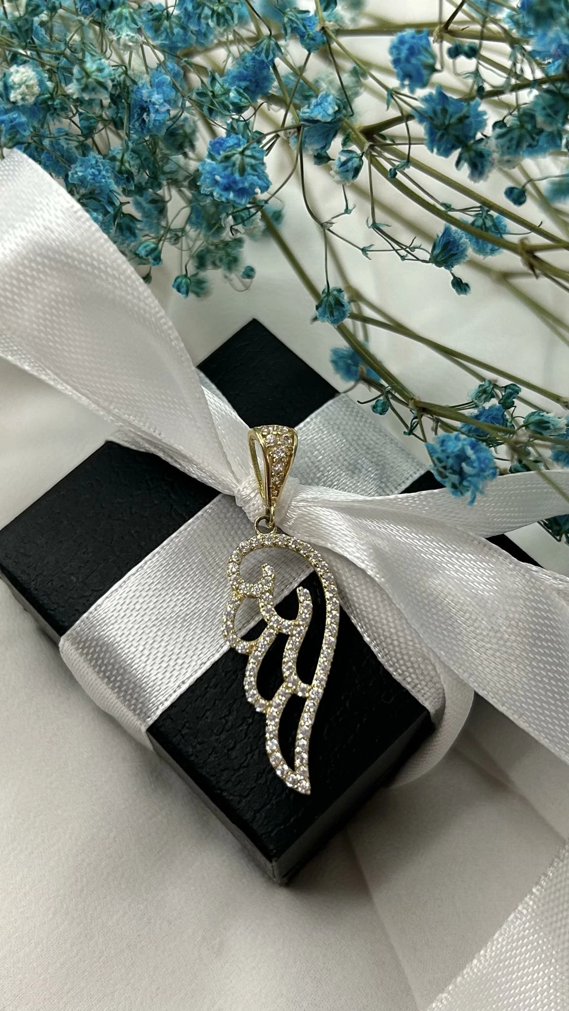 sliczna-zlota-zawieszka-skrzydlo-z-cyrkoniami-187585-ean-gtin-3413805862150