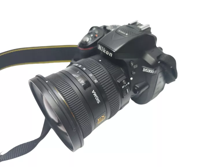 LUSTRZANKA NIKON D5300, OBIEKTYW SIGMA, LAMPA BŁYSKOWA, ETUI, ŁADOWARKA