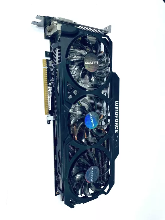 karta-graficzna-radeon-4-gb-seria-206462-227614