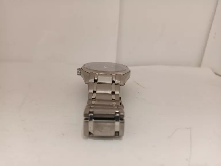 zegarek-citizen-j810-r013955-mechanizm-kwarcowy