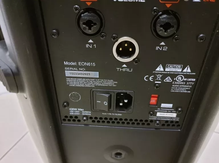 KOLUMNA ESTRADOWA AKTYWNA JBL EON 615 + STATYW