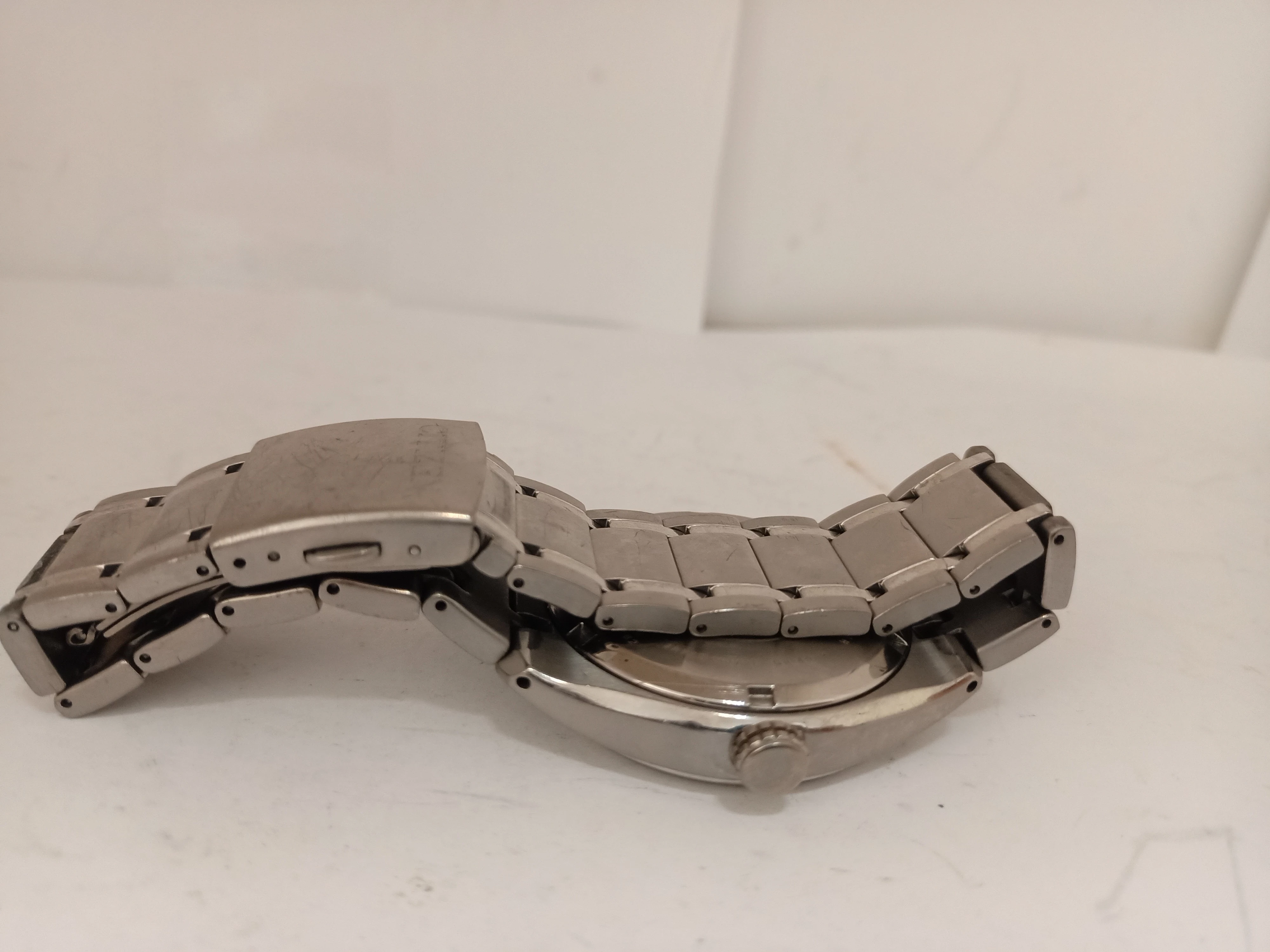 zegarek-citizen-j810-r013955-funkcje-datownik