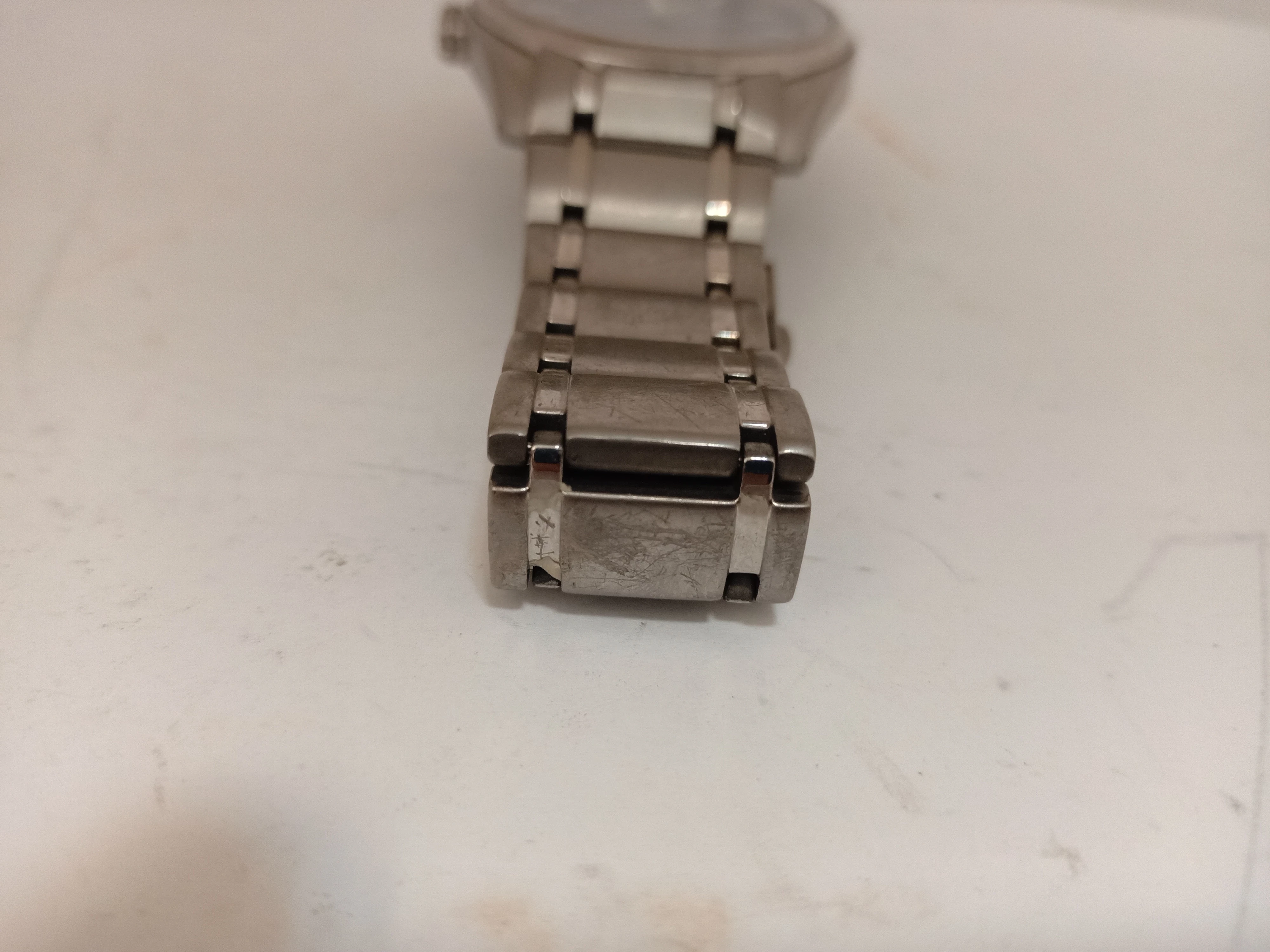 zegarek-citizen-j810-r013955-material-paska-stal