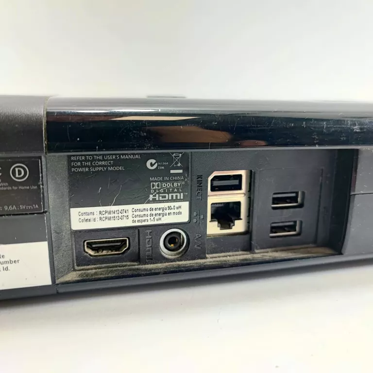 KONSOLA MICROSOFT XBOX 360 E 500 GB CZARNY 4 GRY