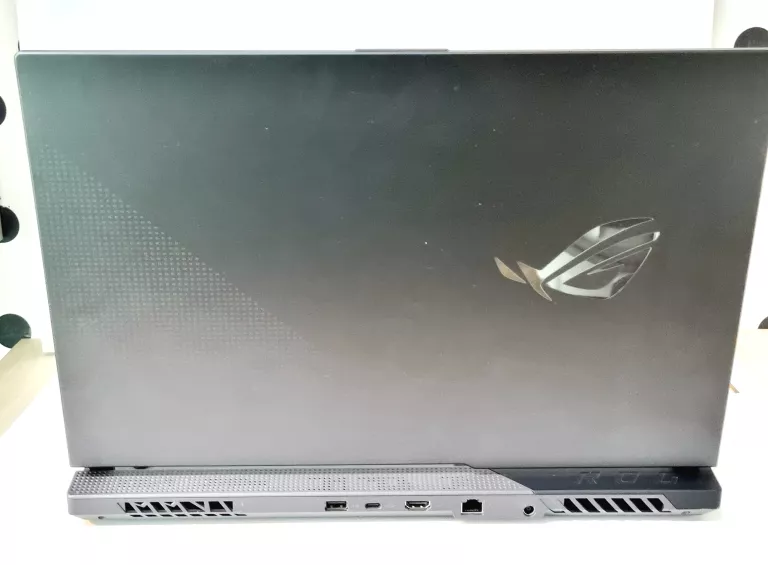 LAPTOP ASUS ROG STRIX G17 G713 R7-4800H/RTX 3050 16/512GB SSD WIN 11 144HZ