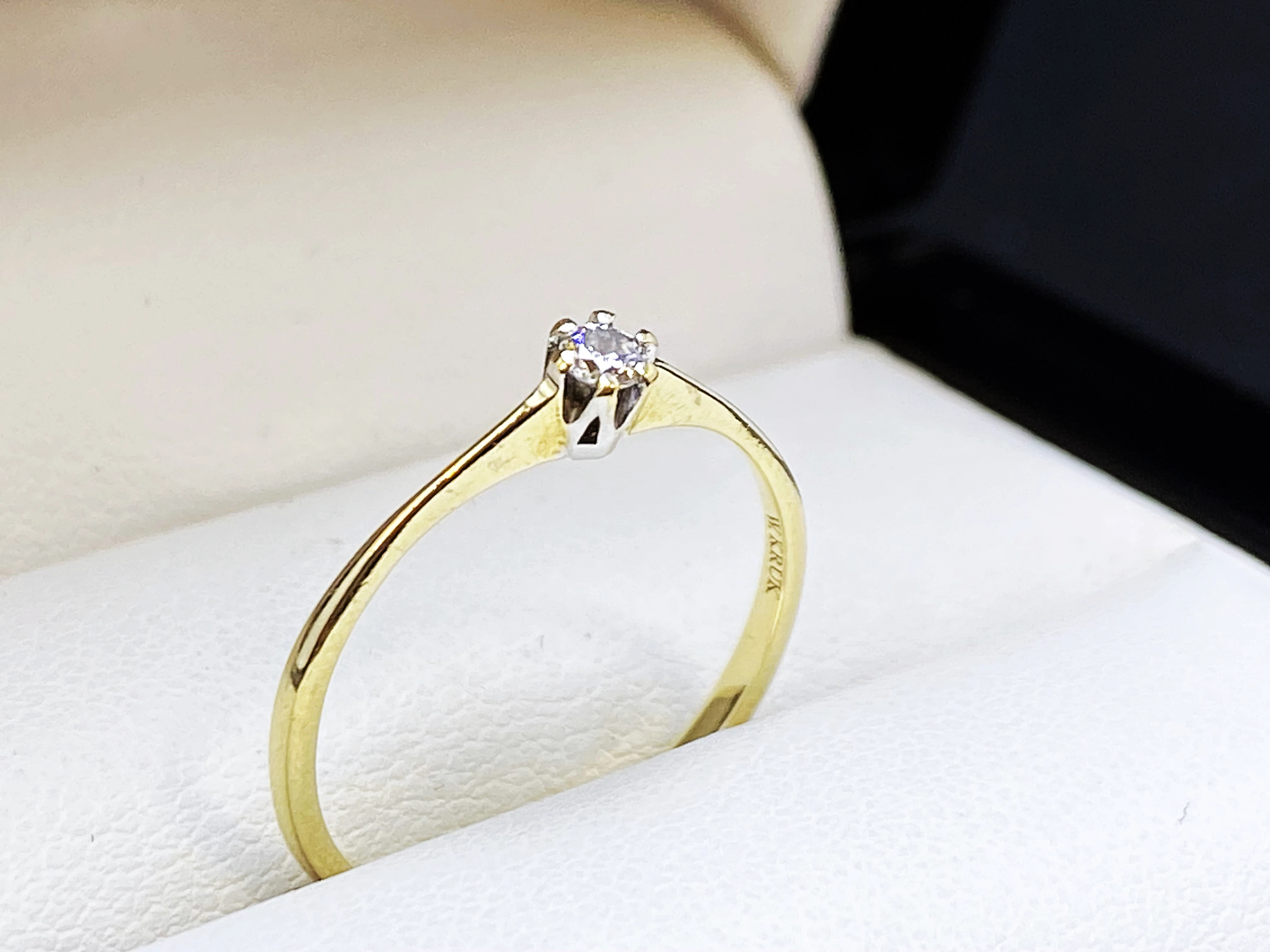 zloty-pierscionek-585-100g-brylant-rodzaj-2205-2