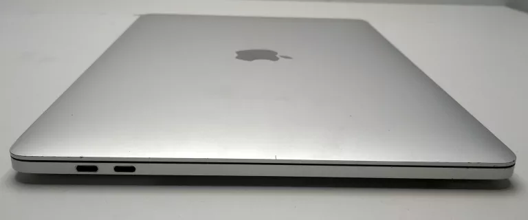 LAPTOP APPLE MACBOOK PRO A1706 13,3" I5 8 GB / 256 GB CYKL BAT. 803