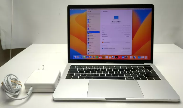 LAPTOP APPLE MACBOOK PRO A1706 13,3" I5 8 GB / 256 GB CYKL BAT. 803