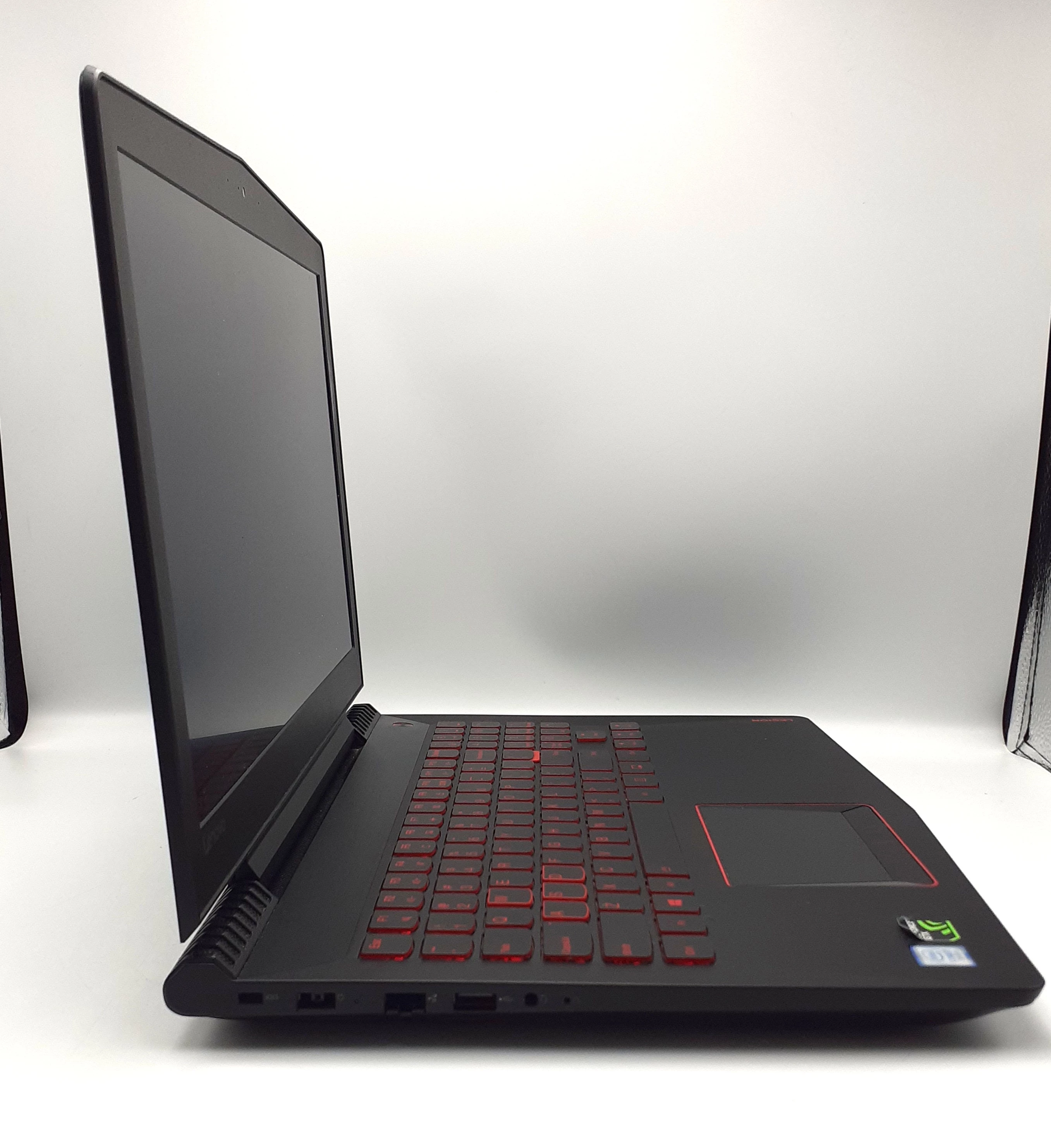 laptop-lenovo-legion-y520-15ikbm-i7-7700hq-80yy002gpb-8256gb-typ-dysku-twardego-128550-2