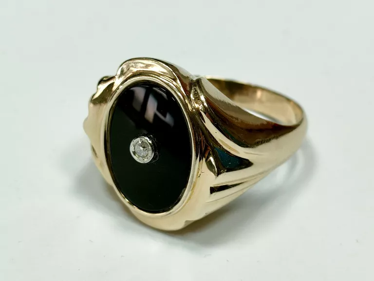 zloty-sygnet-z-onyxem-i-brylantem-1086-585-r27-stan-11323-2