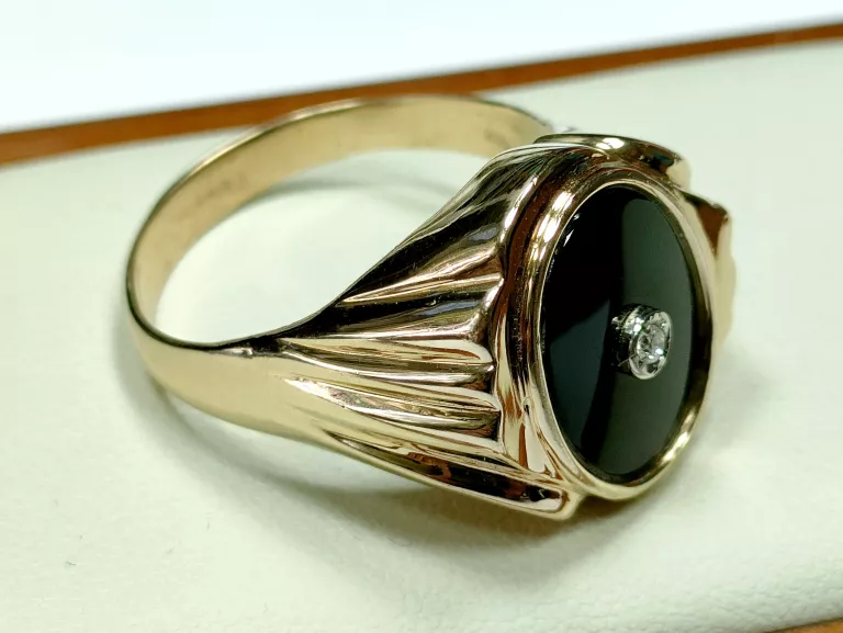 zloty-sygnet-z-onyxem-i-brylantem-1086-585-r27-kamien-17088-8