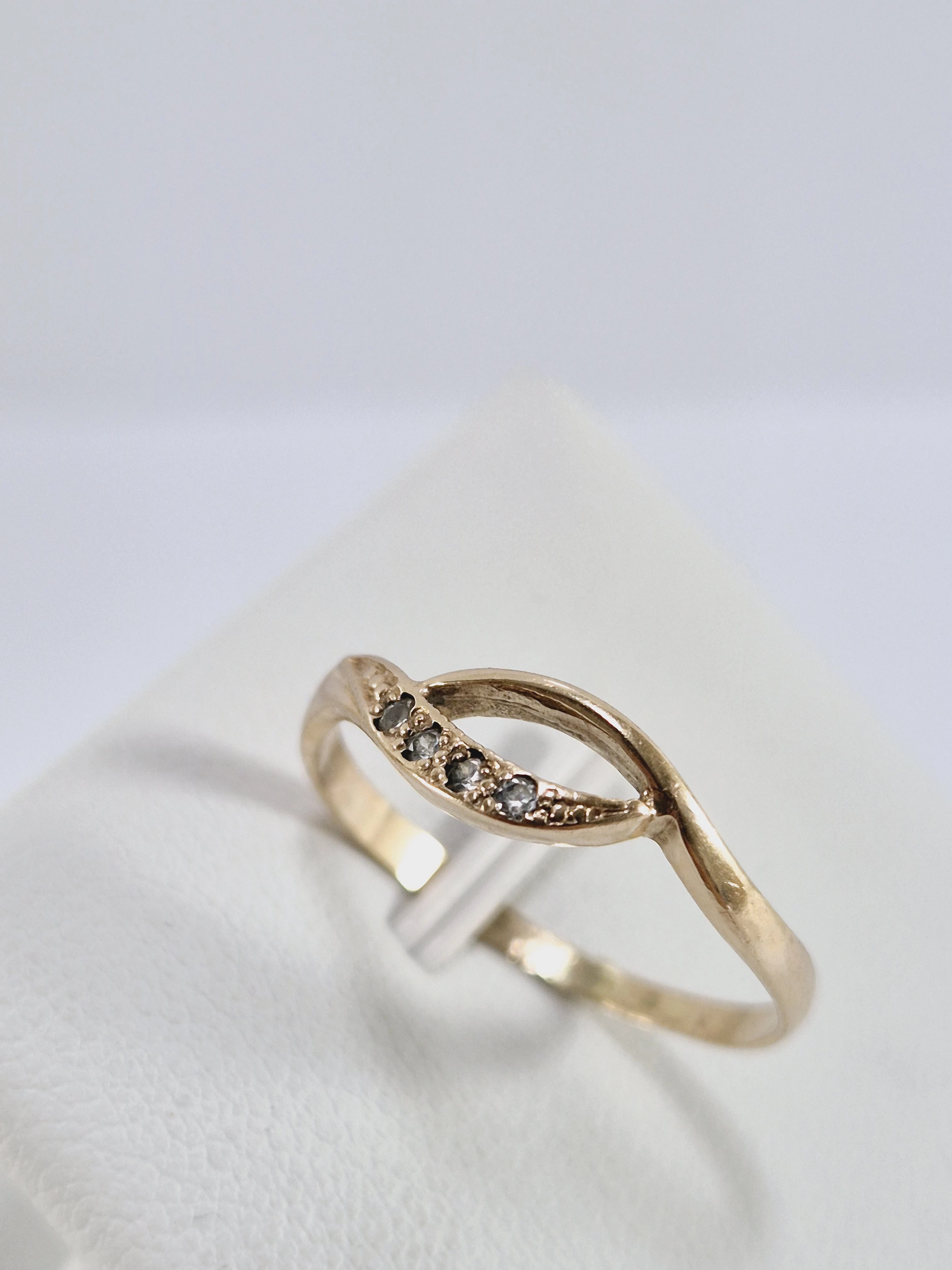 zloty-pierscionek-585-waga-136g-rozmiar-18-rozmiarsrednica-wew-mm-372-19