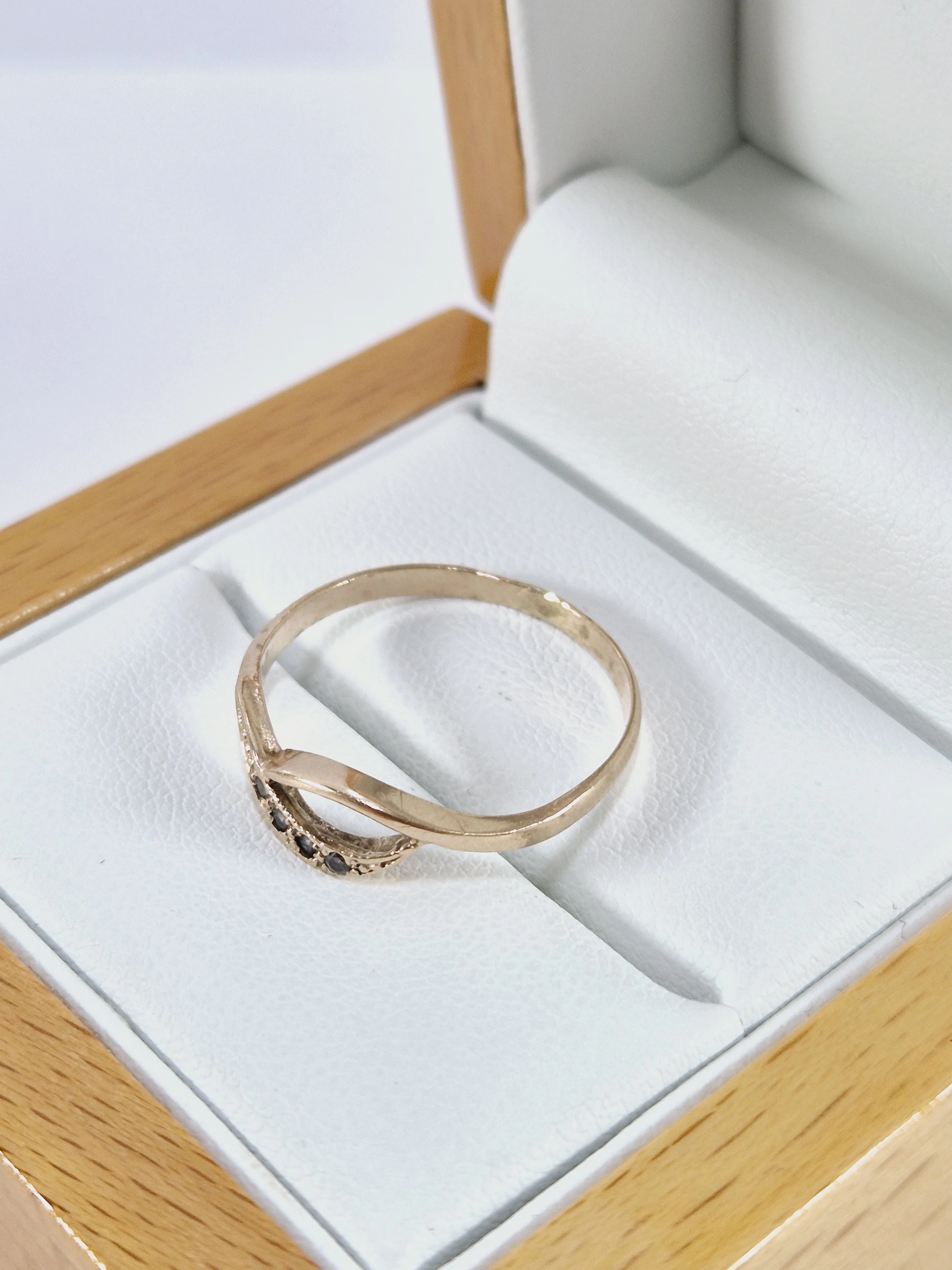 zloty-pierscionek-585-waga-136g-rozmiar-18-ean-gtin-5903772009019