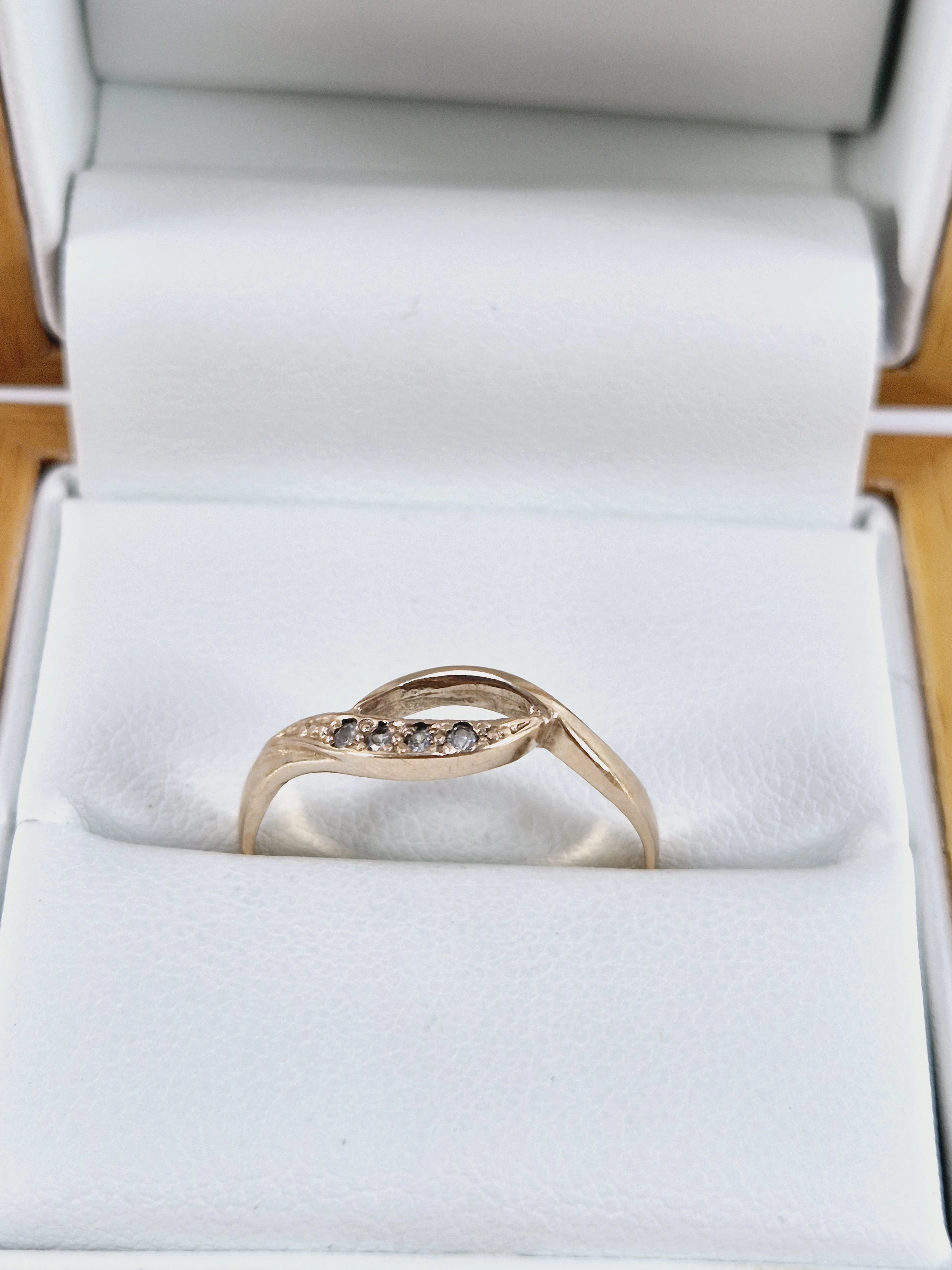 zloty-pierscionek-585-waga-136g-rozmiar-18-marka-248811-2037009