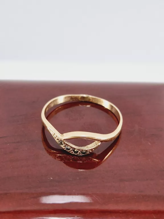 zloty-pierscionek-585-waga-136g-rozmiar-18-waga-220