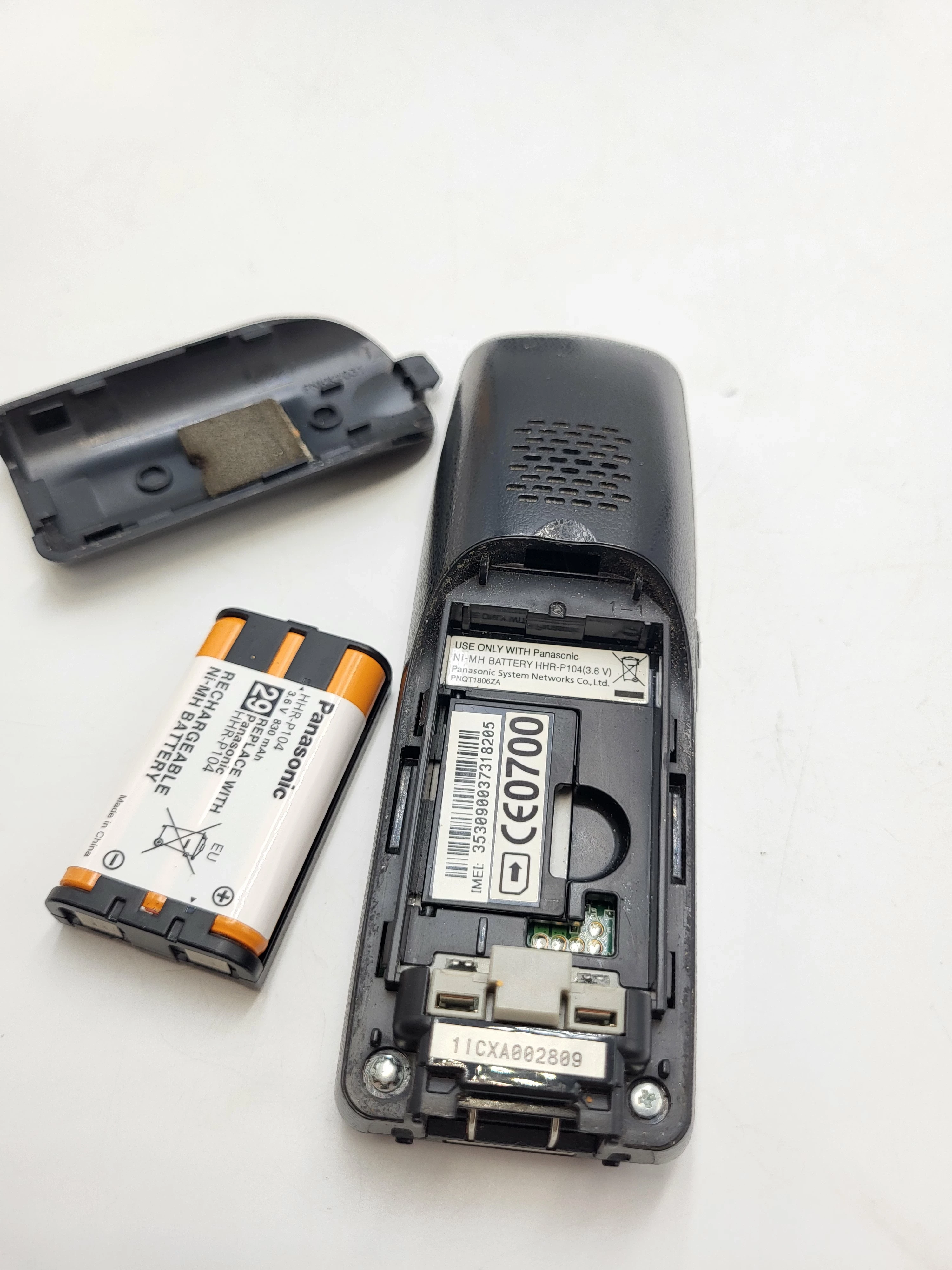 telefon-stacjonarny-panasonic-kx-tw201-z-gniazdem-sim-typ-telefon-komorkowy