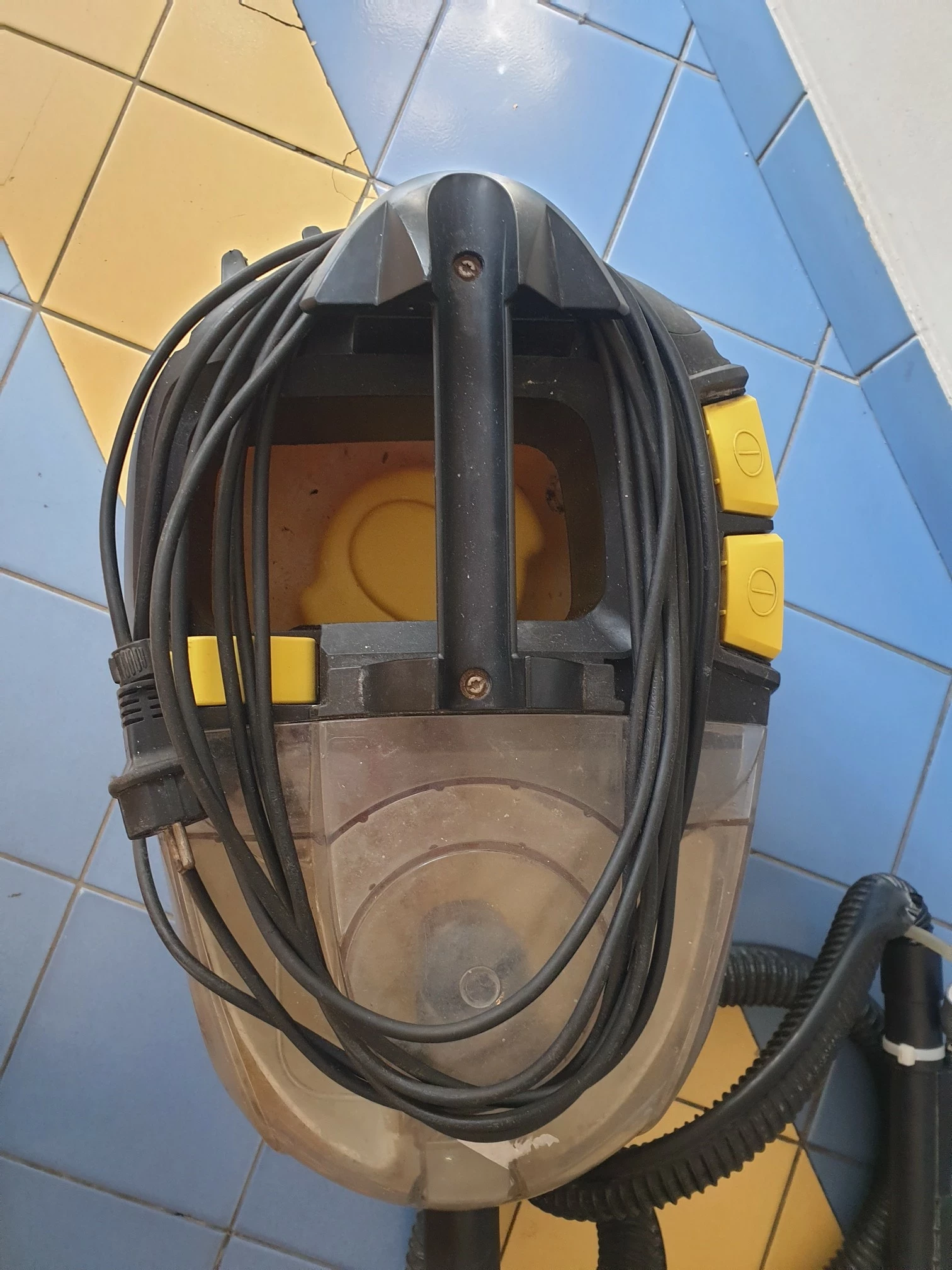 odkurzacz-pioracy-ekstrakcyjny-karcher-puzzi-81c-commercial-marka-248811-950727