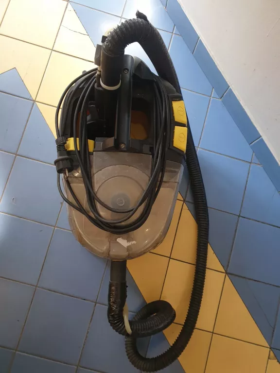 odkurzacz-pioracy-ekstrakcyjny-karcher-puzzi-81c-commercial-maksymalna-moc-120000