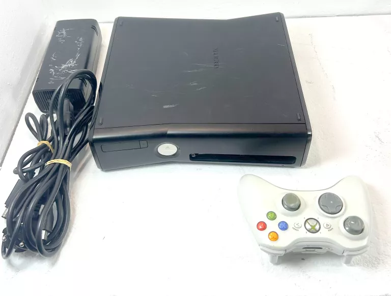 KONSOLA XBOX 360 320GB/KABEL/PAD