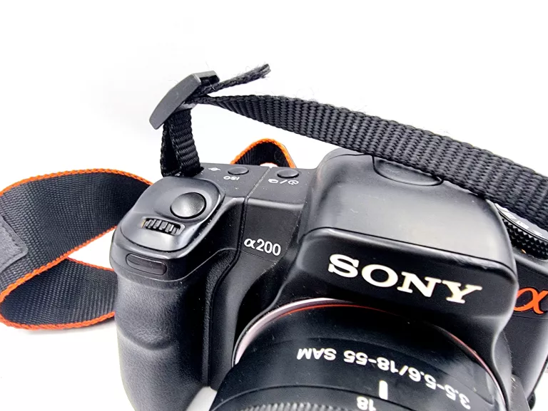 SONY ALPHA 200 BODY + OBIEKTYW ŁADOWARKA