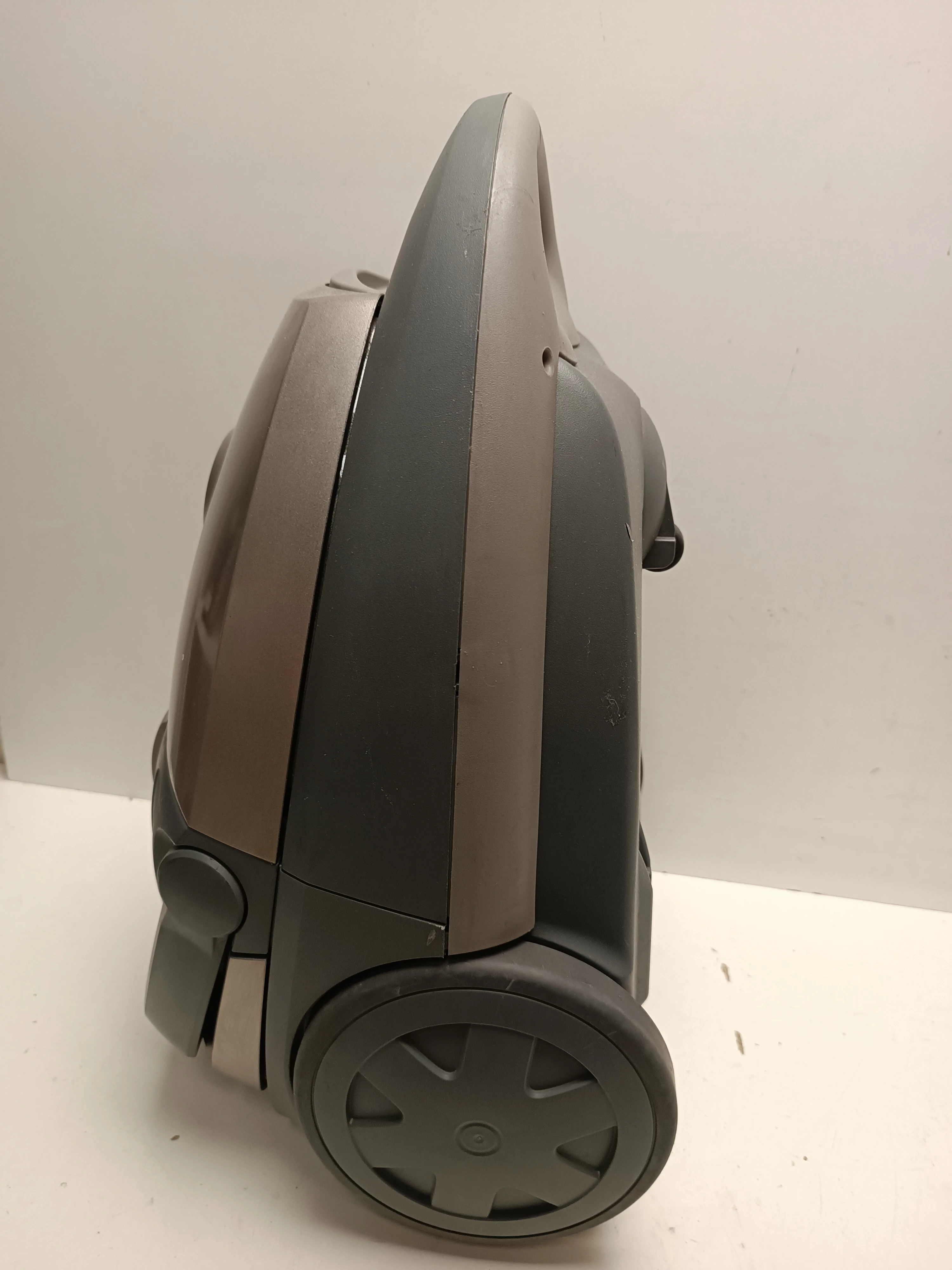 odkurzacz-zelmer-jupiter-rodzaj-odkurzacza-workowy