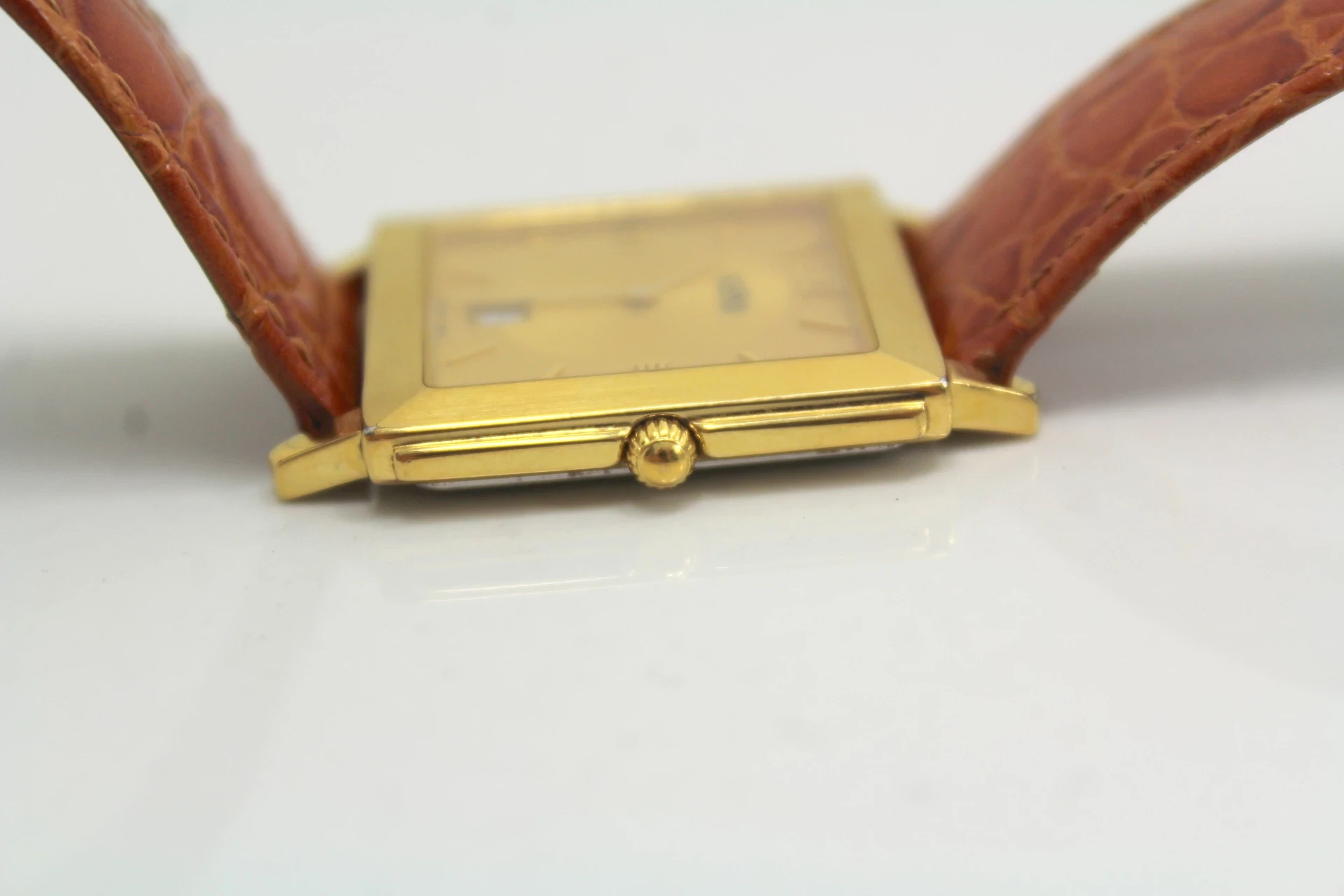 zegarek-roamer-517970-funkcje-datownik