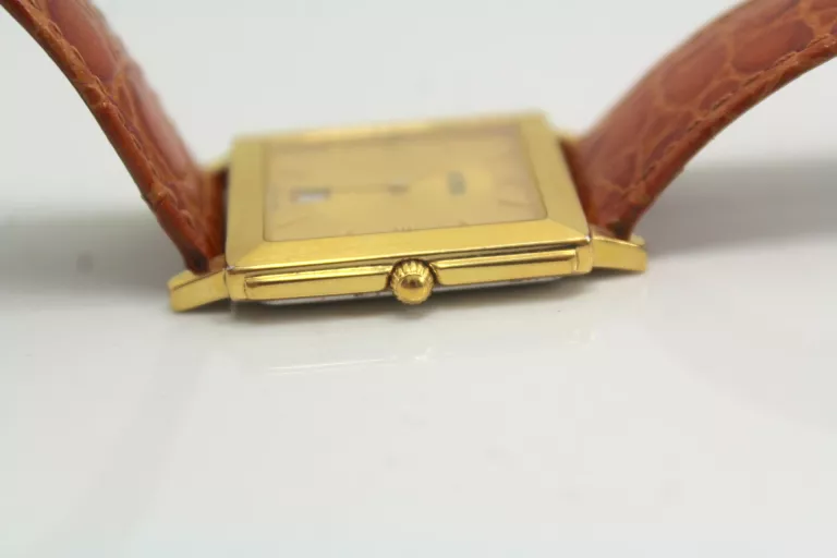 zegarek-roamer-517970-funkcje-datownik