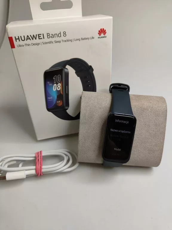 SMARTWATCH HUAWEI BAND 8  KOMPLET